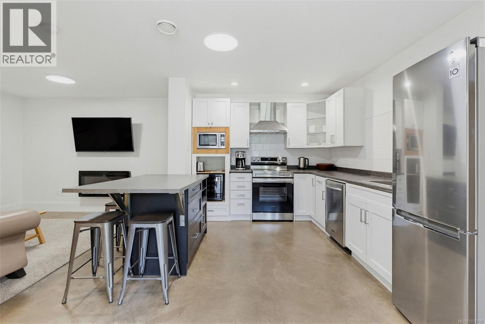 1381 Carlton Dr - 37
