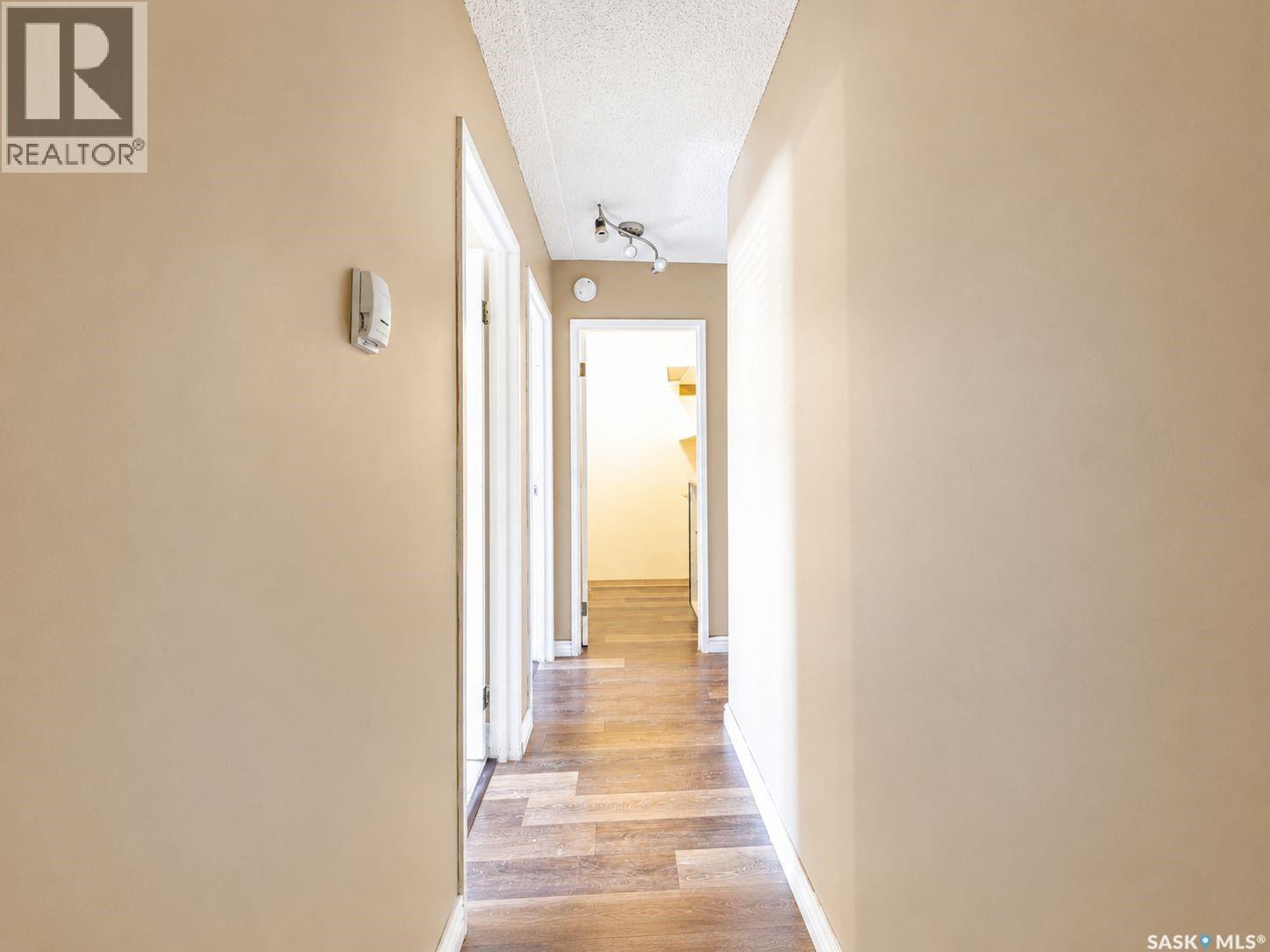 #106 20 Kleisinger CRESCENT - 12