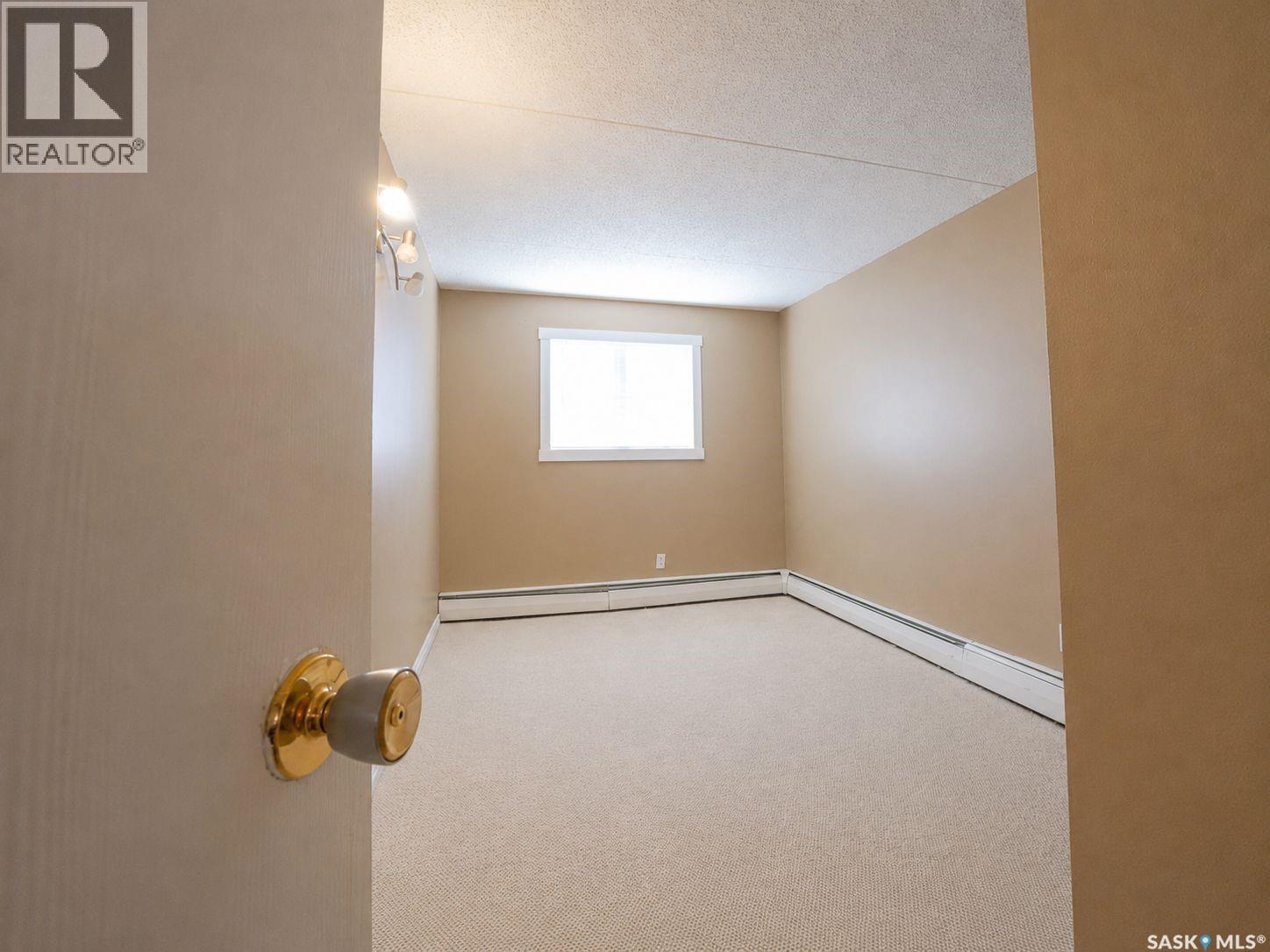 #106 20 Kleisinger CRESCENT - 16