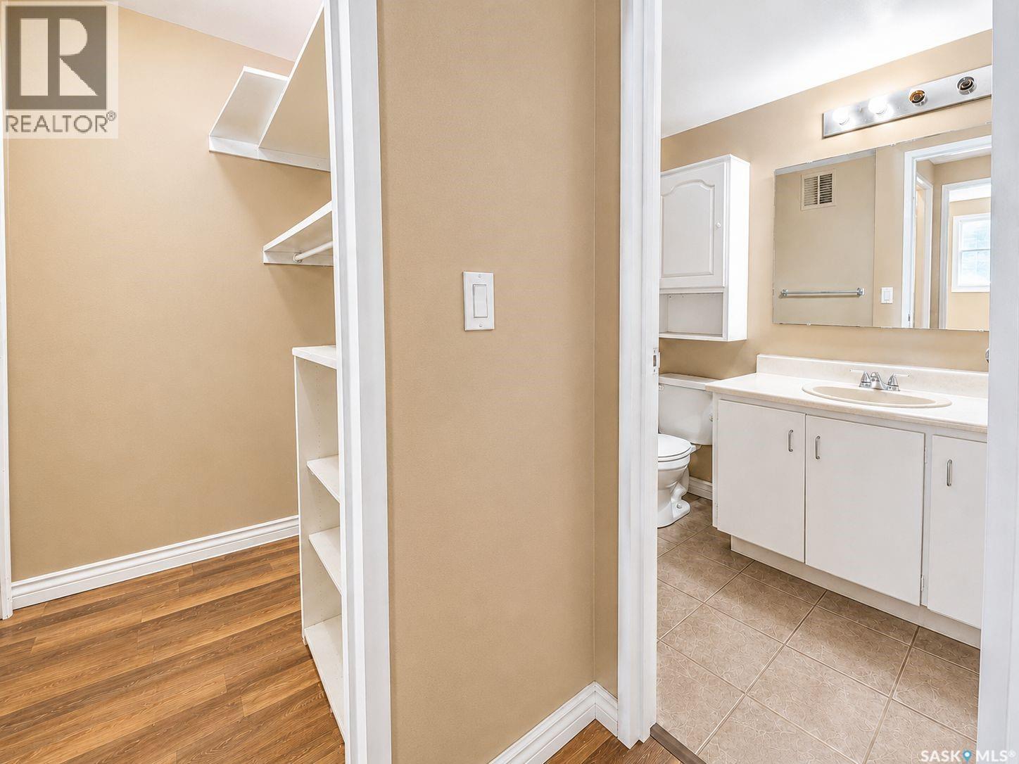 #106 20 Kleisinger CRESCENT - 20