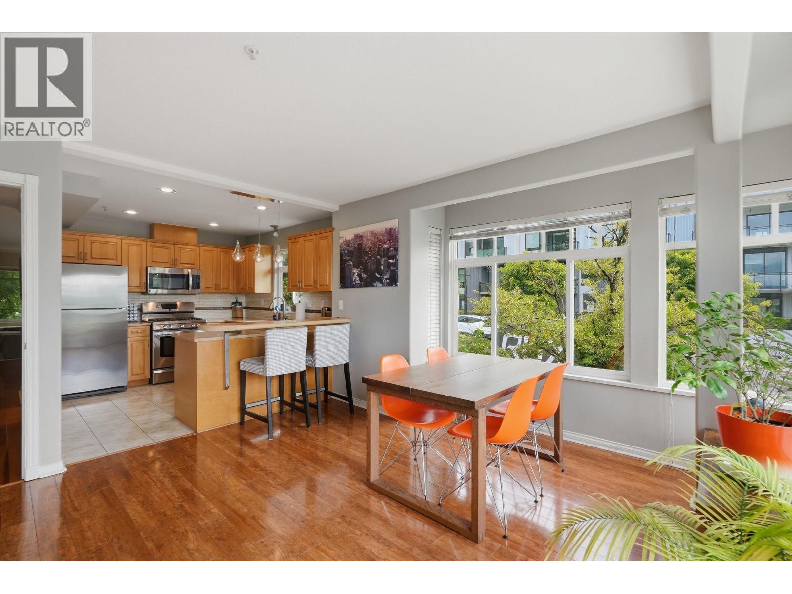 203 W 6TH STREET