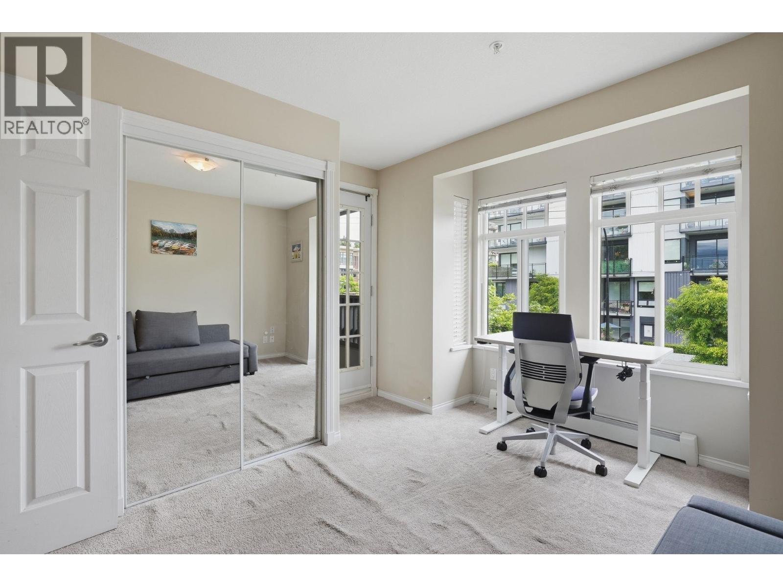 203 W 6TH STREET — photo 2