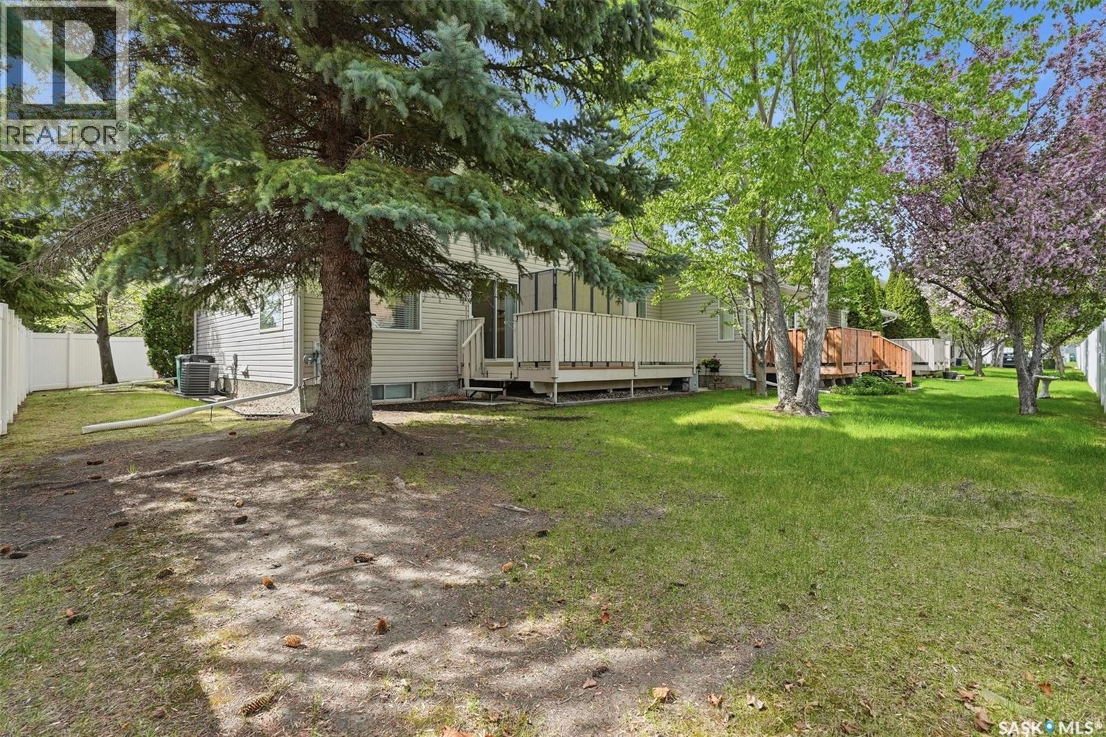 #124 212 La Ronge ROAD - 34
