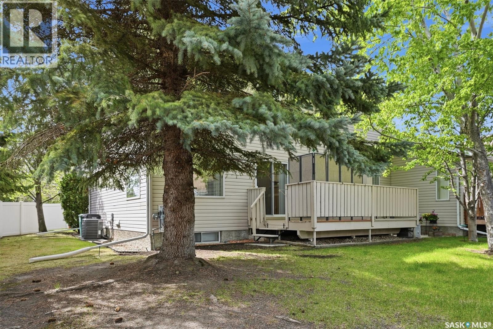 #124 212 La Ronge ROAD - 35