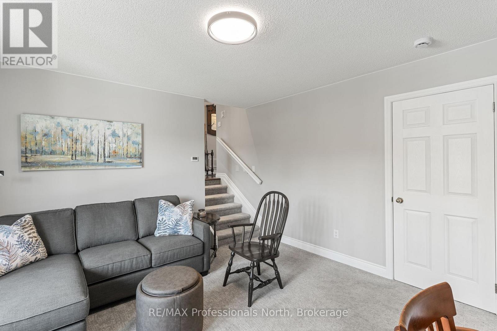 68 HALBIEM CRESCENT - 18