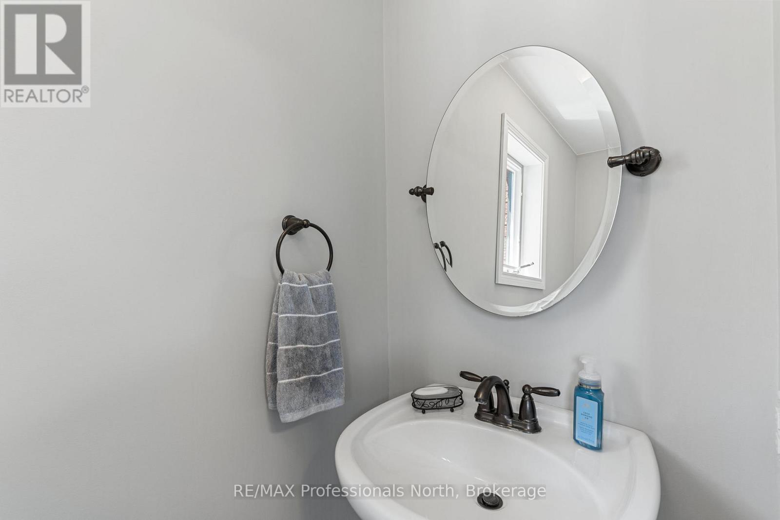 68 HALBIEM CRESCENT - 20
