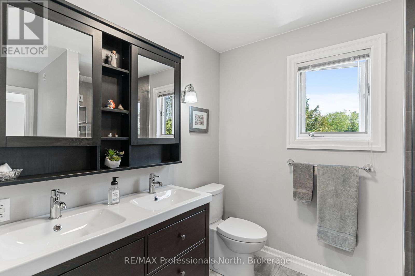 68 HALBIEM CRESCENT - 28