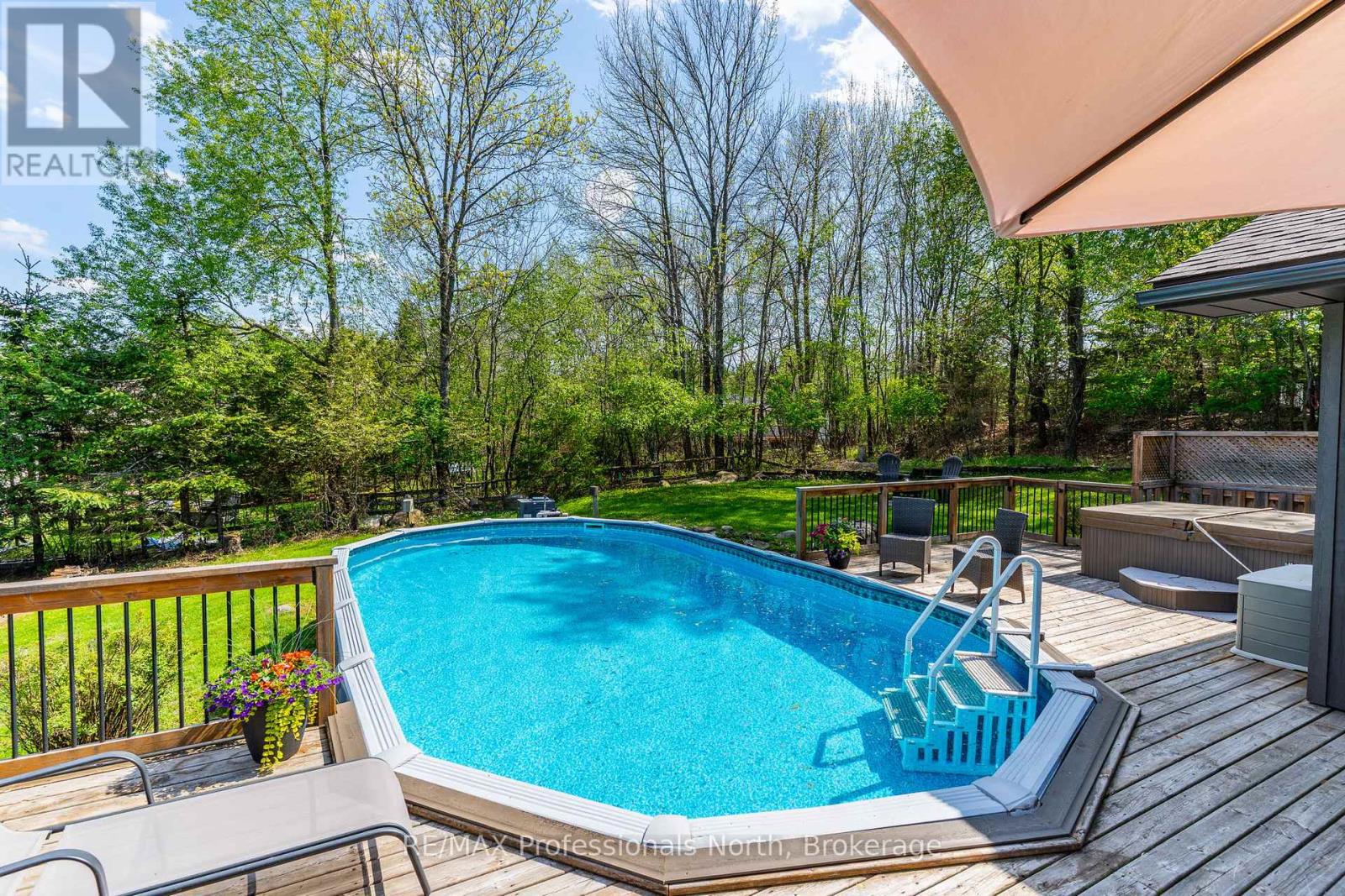 68 HALBIEM CRESCENT - 38
