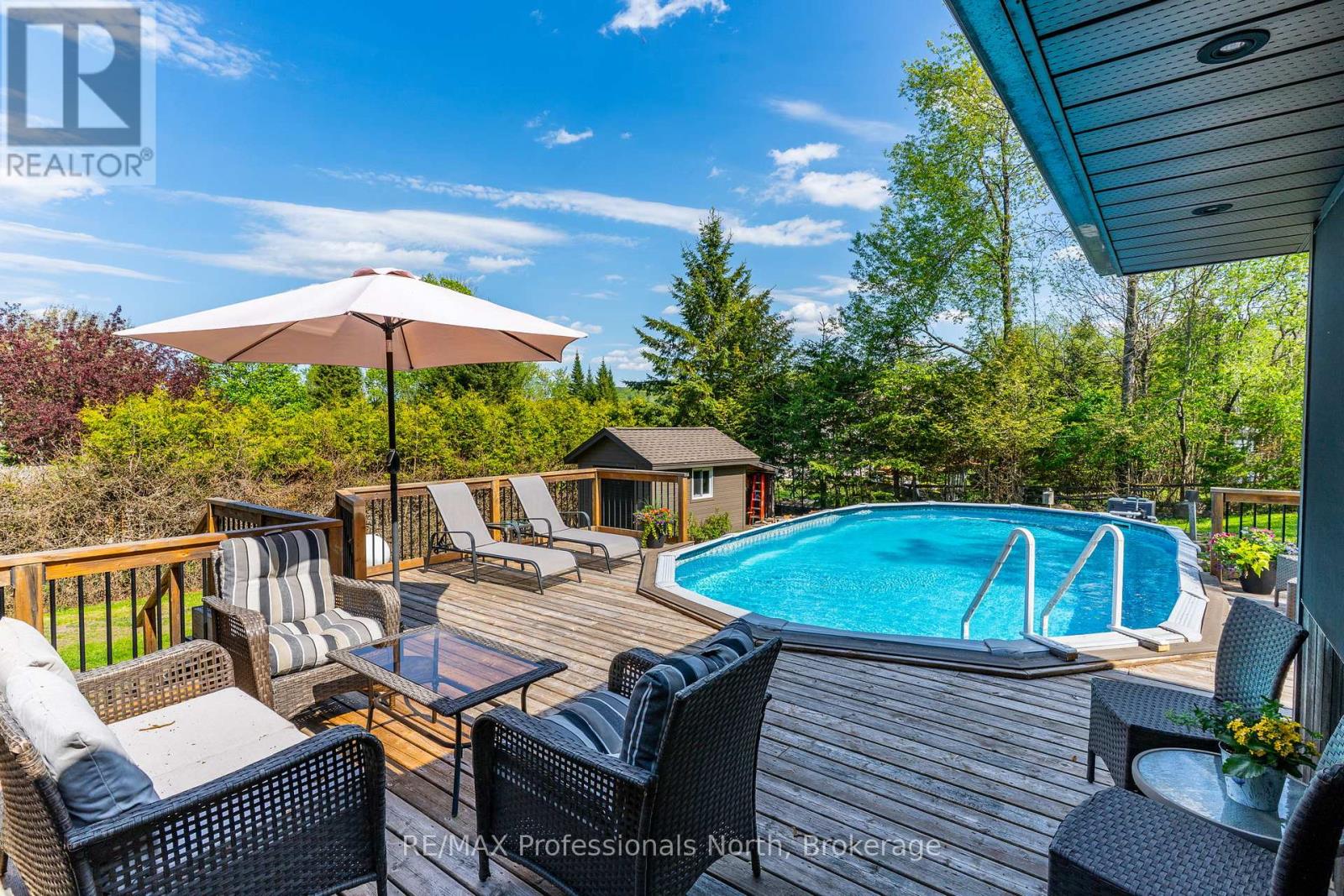 68 HALBIEM CRESCENT - 40