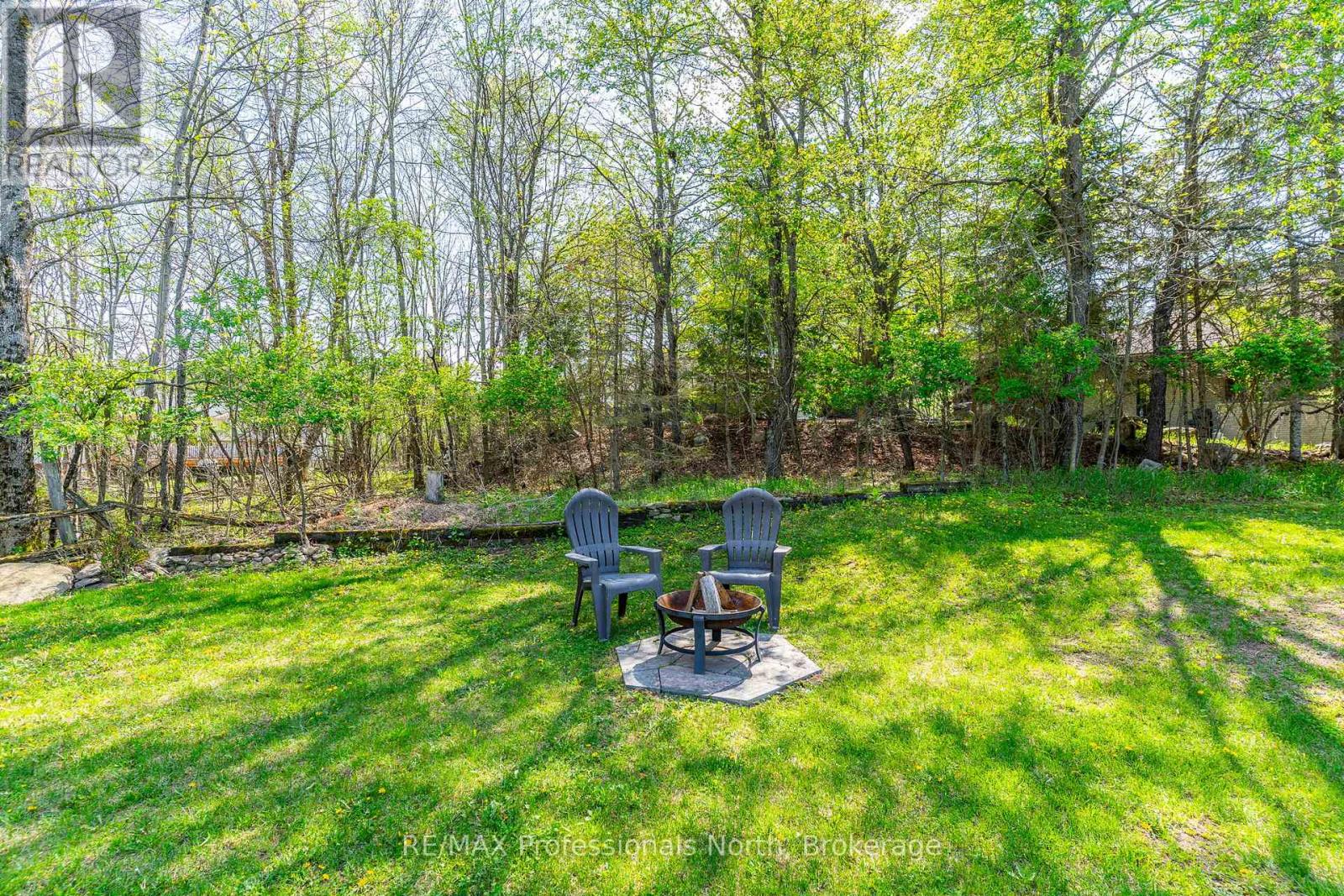 68 HALBIEM CRESCENT - 44