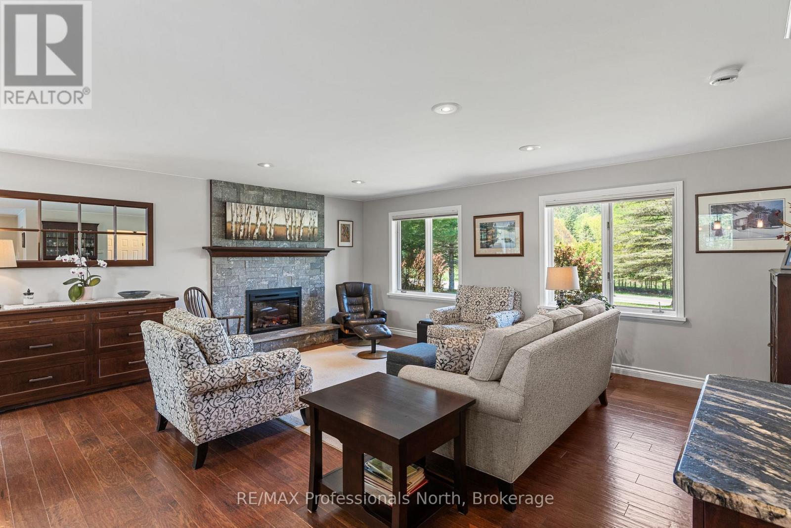 68 HALBIEM CRESCENT - 7