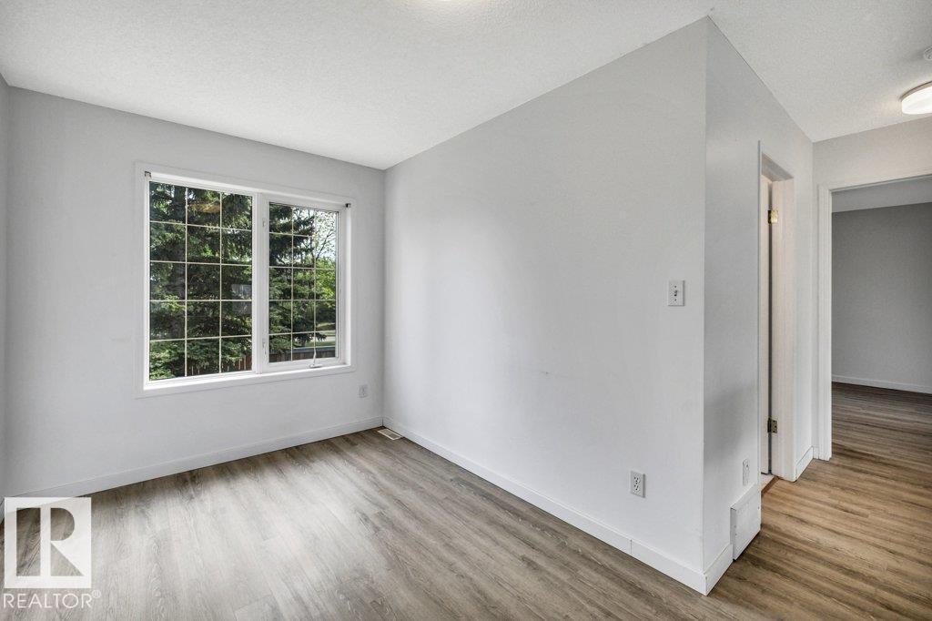 #13 4 FRASER DR - 20