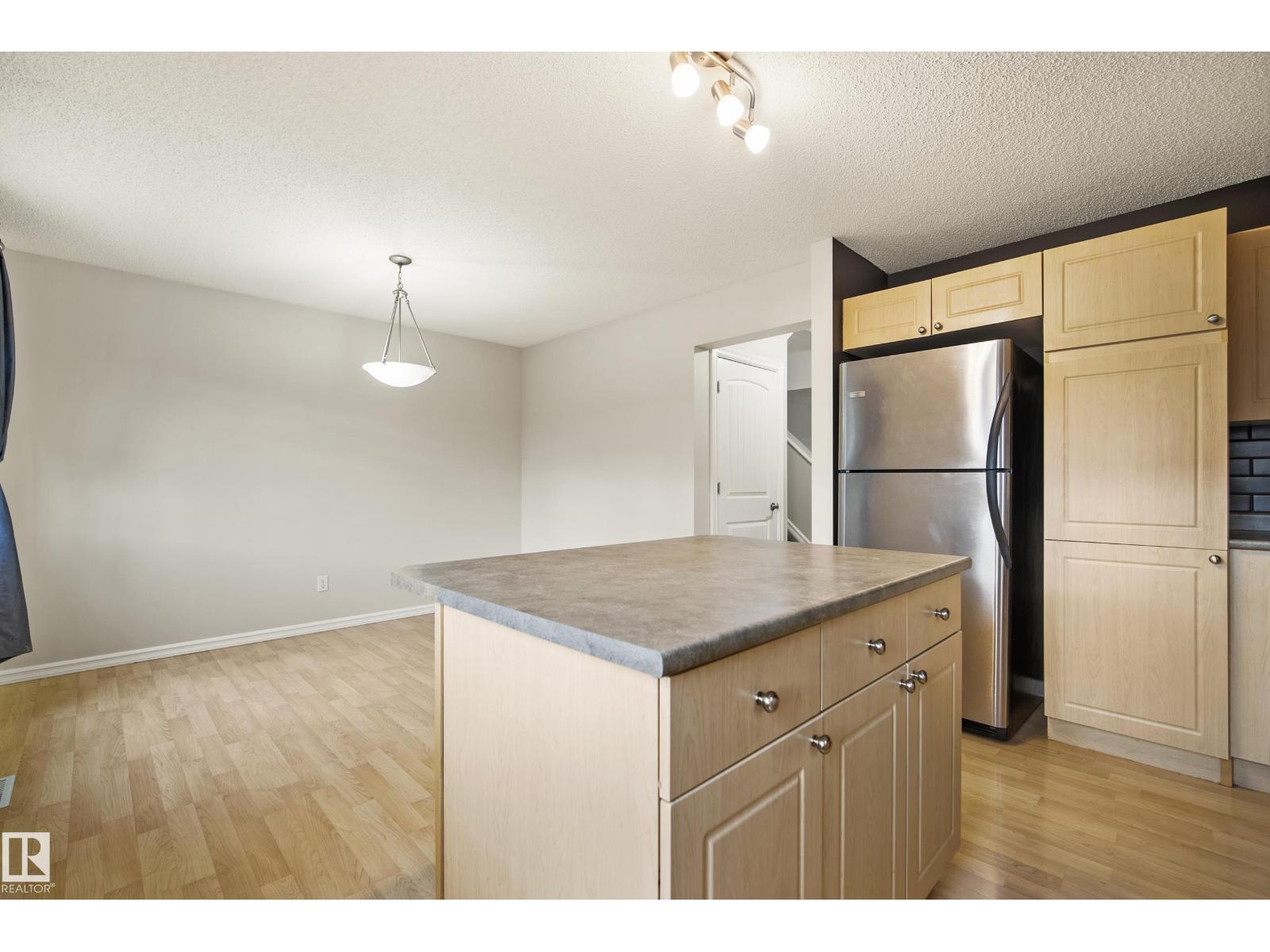 2369 27 AV NW - 10