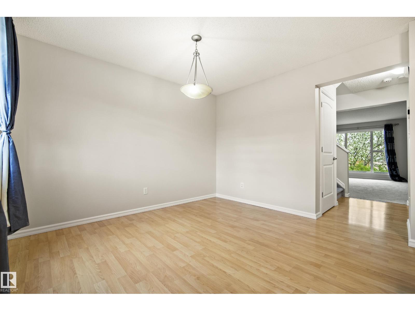 2369 27 AV NW - 12
