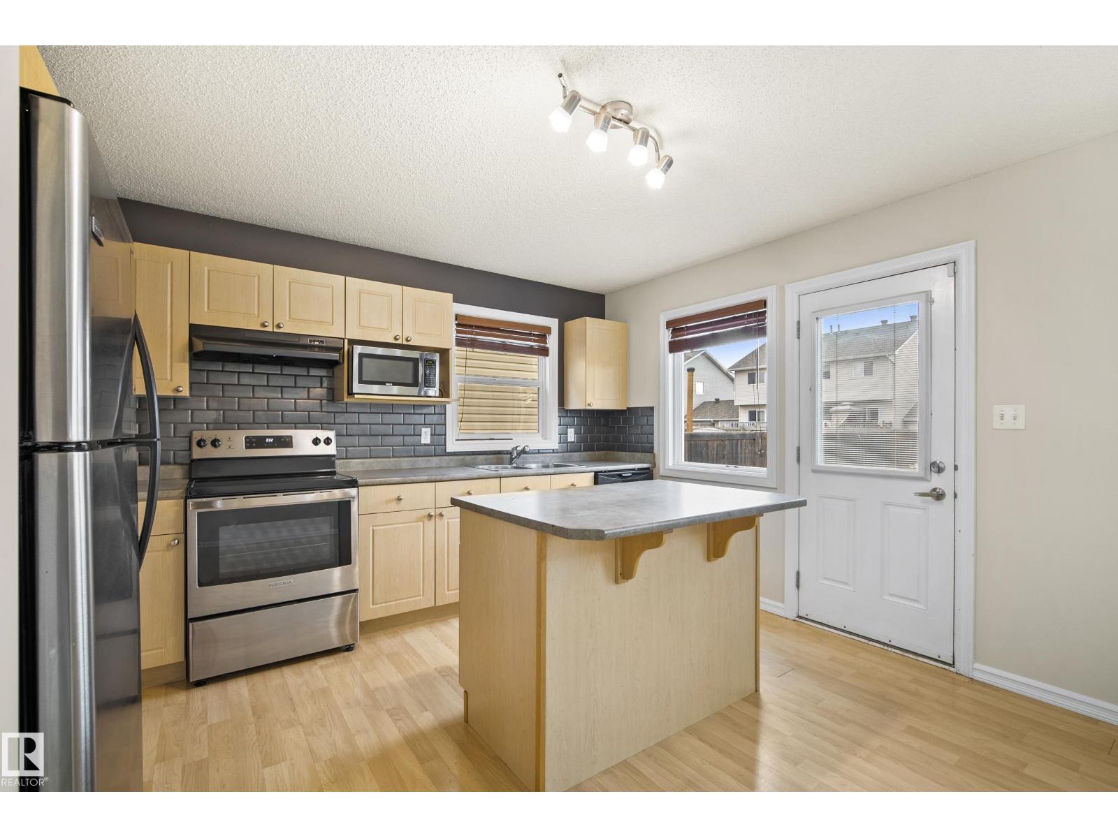 2369 27 AV NW - 9