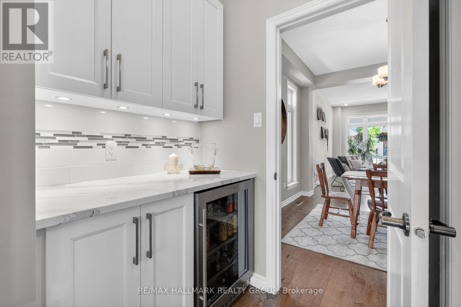 707 MASHKIG AVENUE - 11