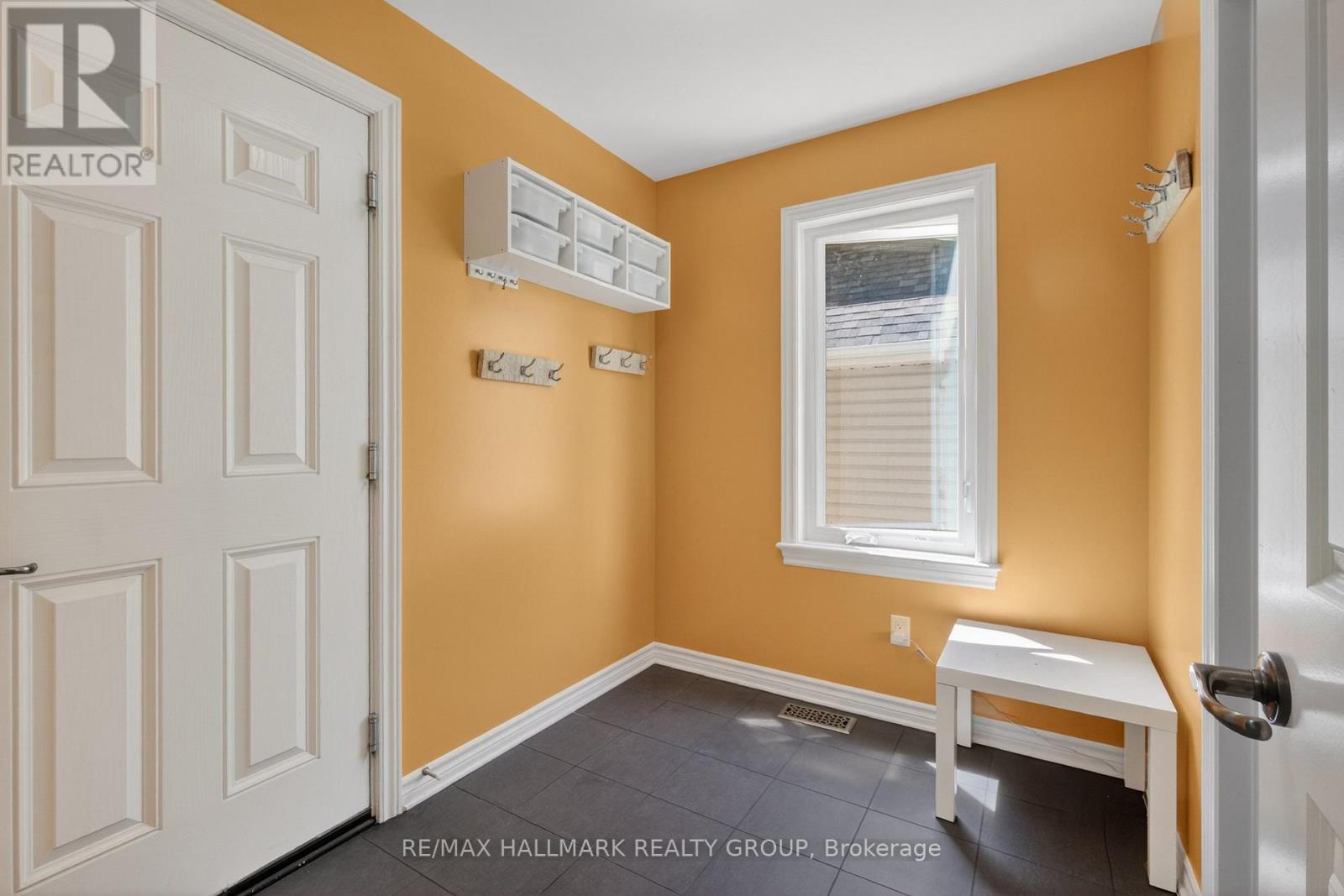 707 MASHKIG AVENUE - 19