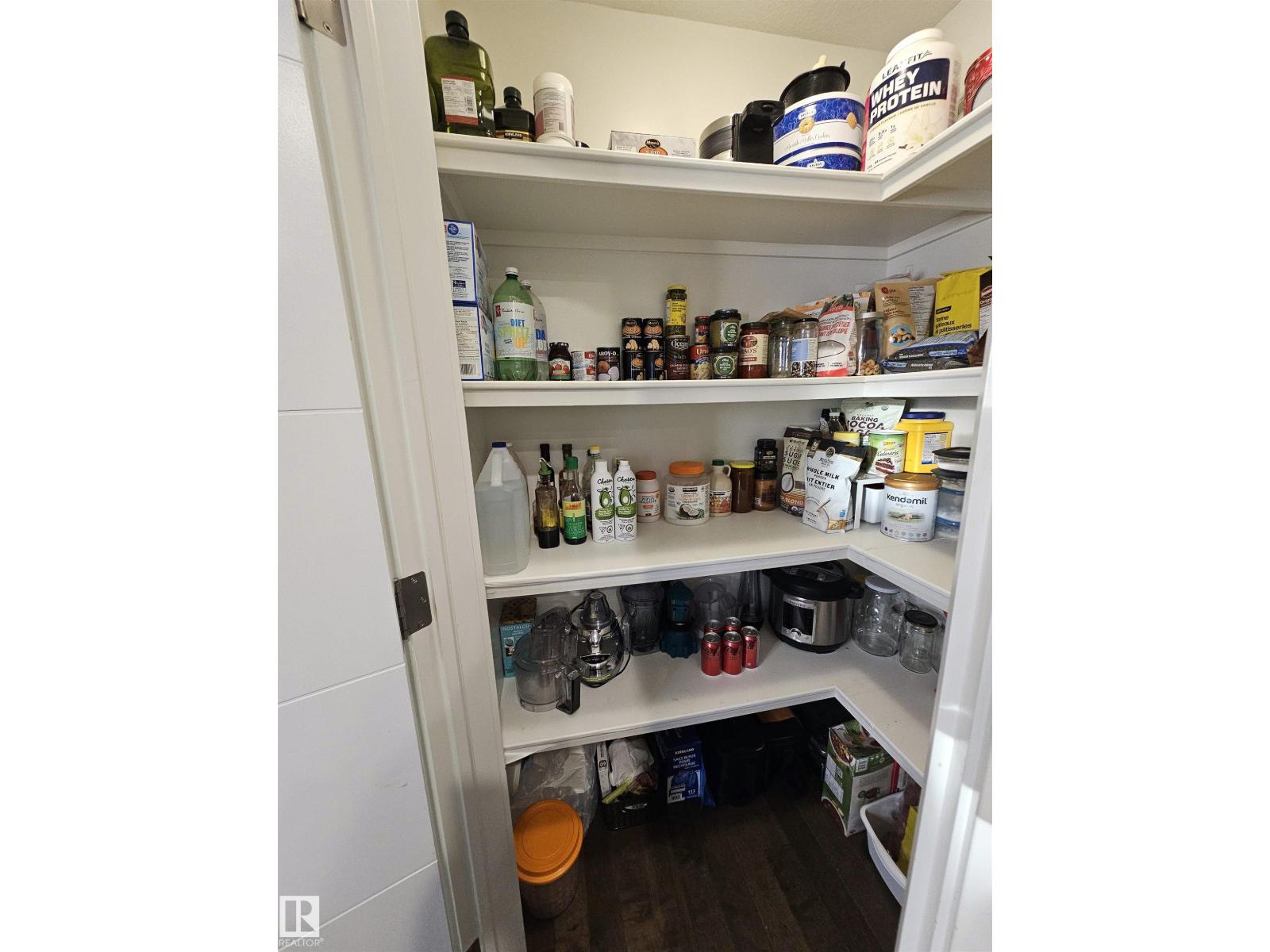 10433 70 AV NW - 18