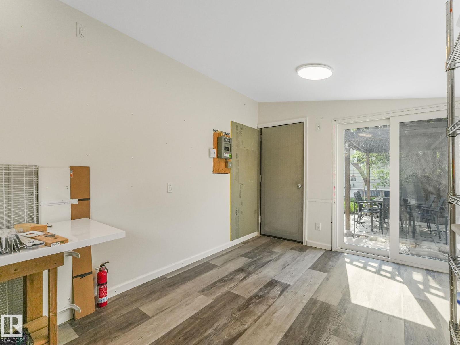 10007 107 ST - 56