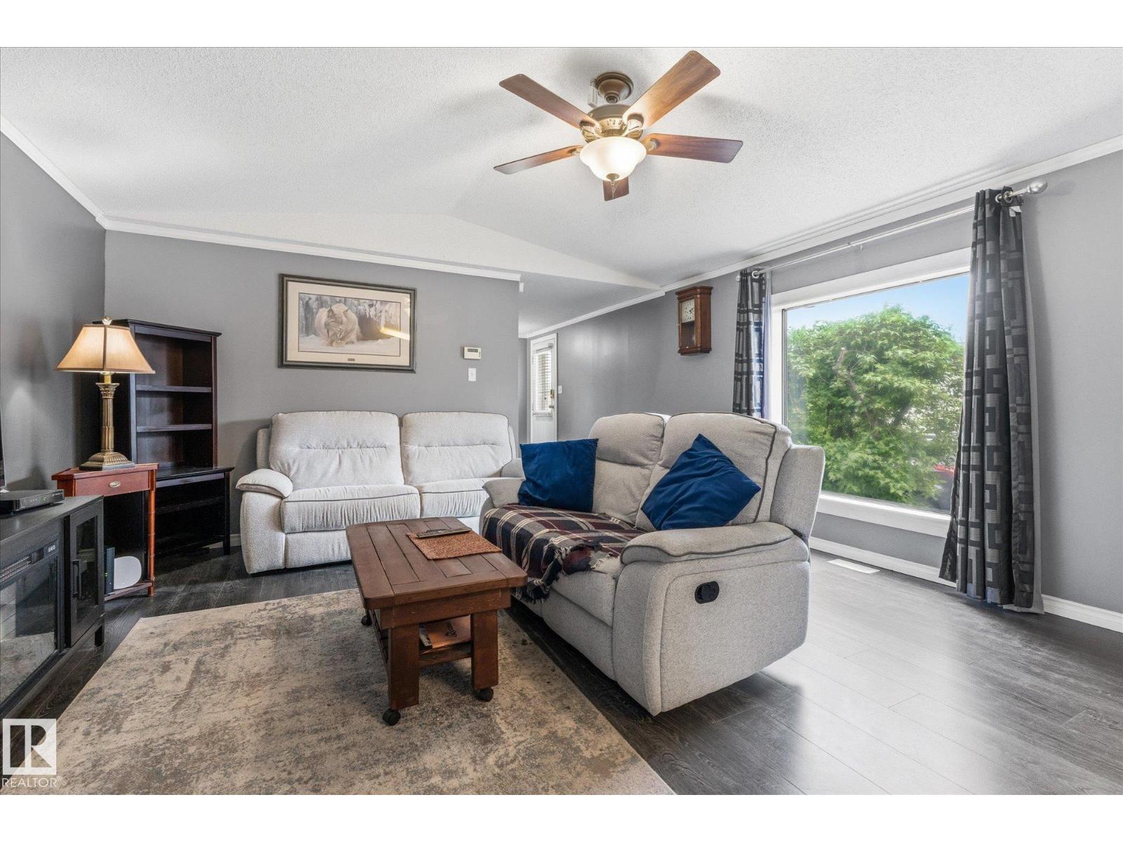 #97 3400 48 ST - 13