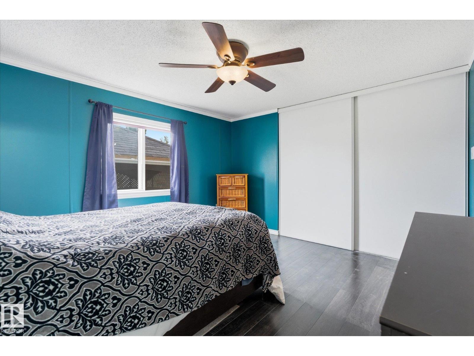 #97 3400 48 ST - 19