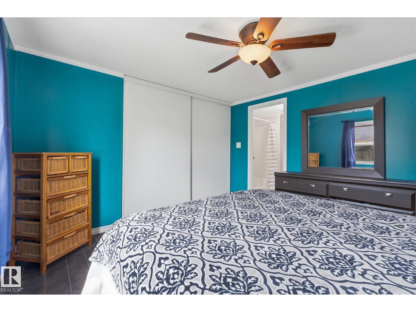 #97 3400 48 ST - 20
