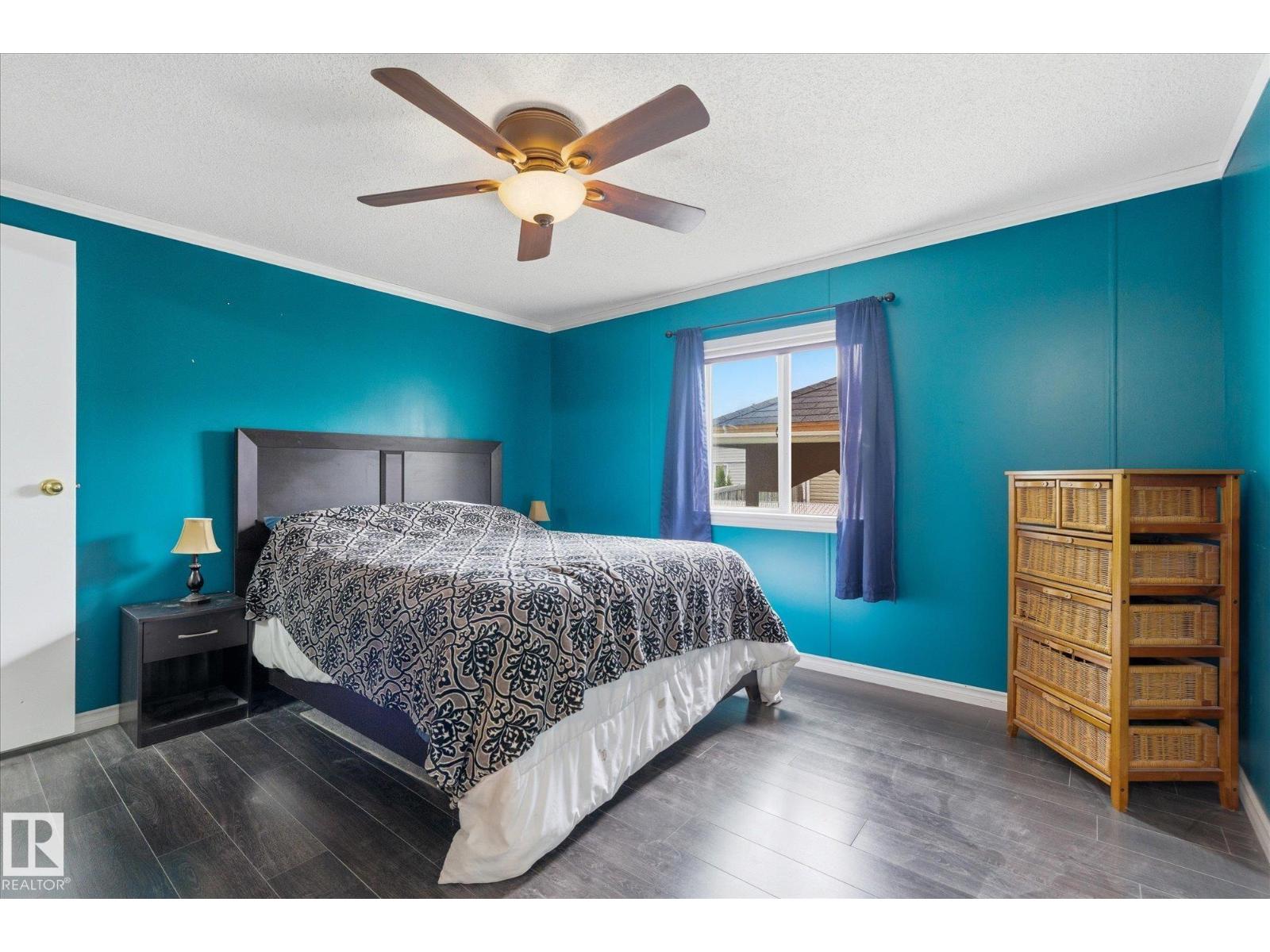 #97 3400 48 ST - 26