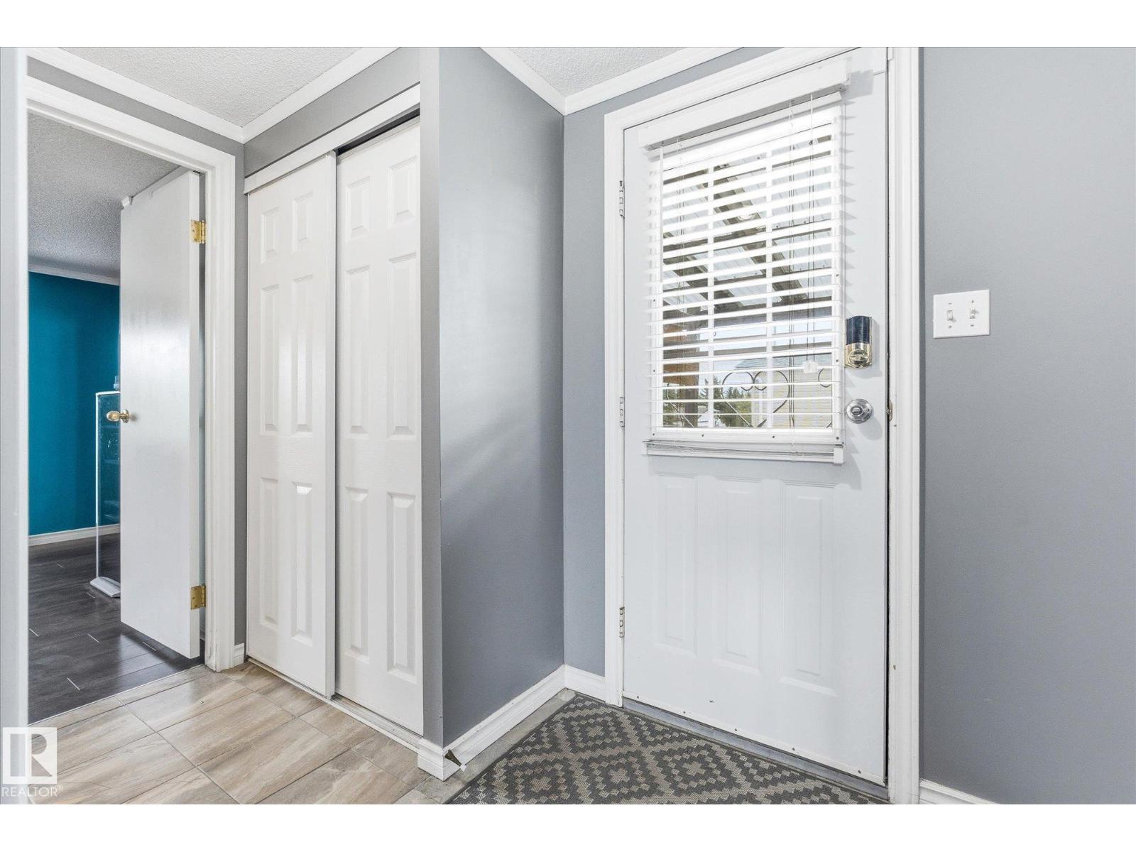 #97 3400 48 ST - 27