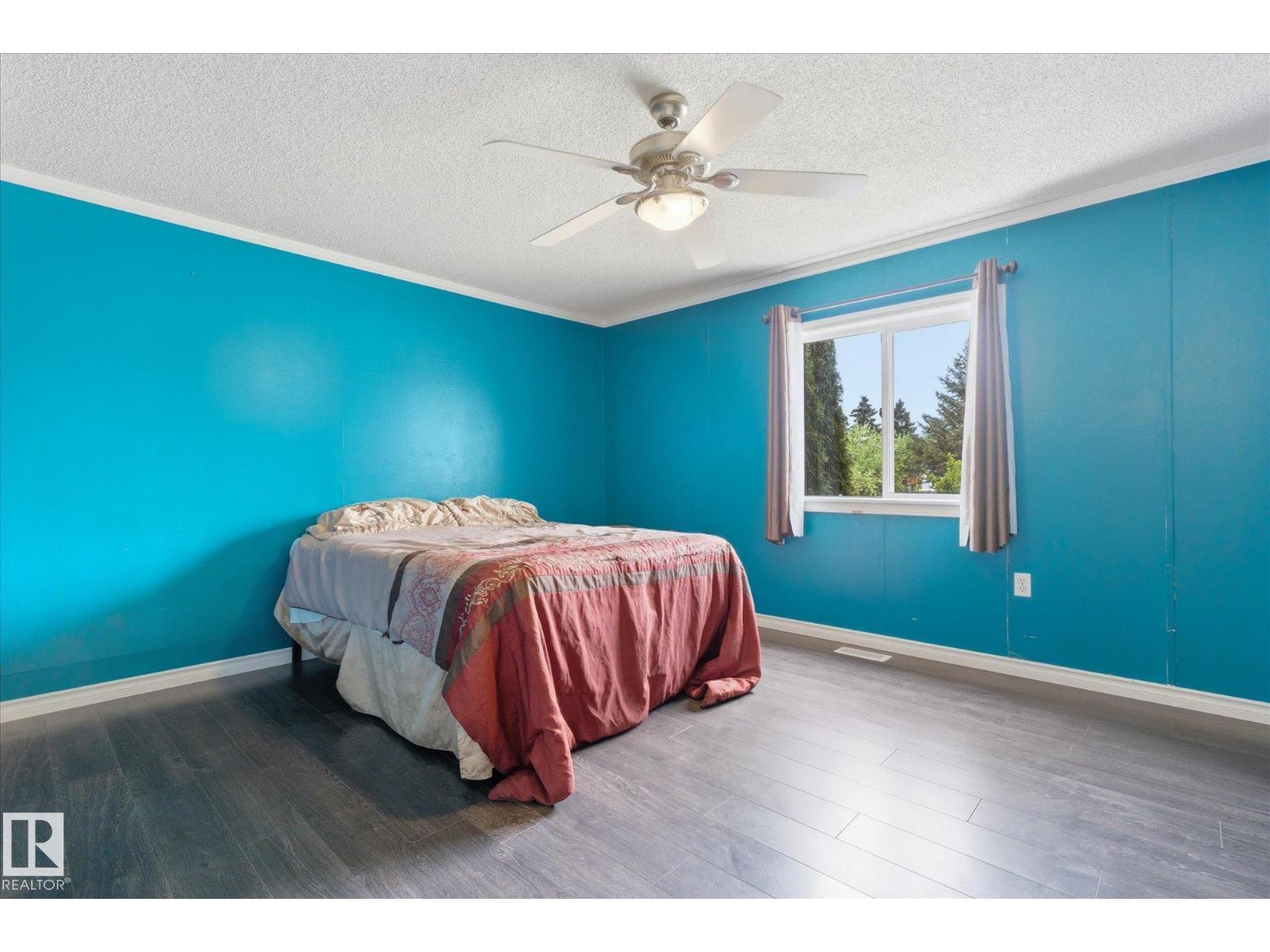 #97 3400 48 ST - 28