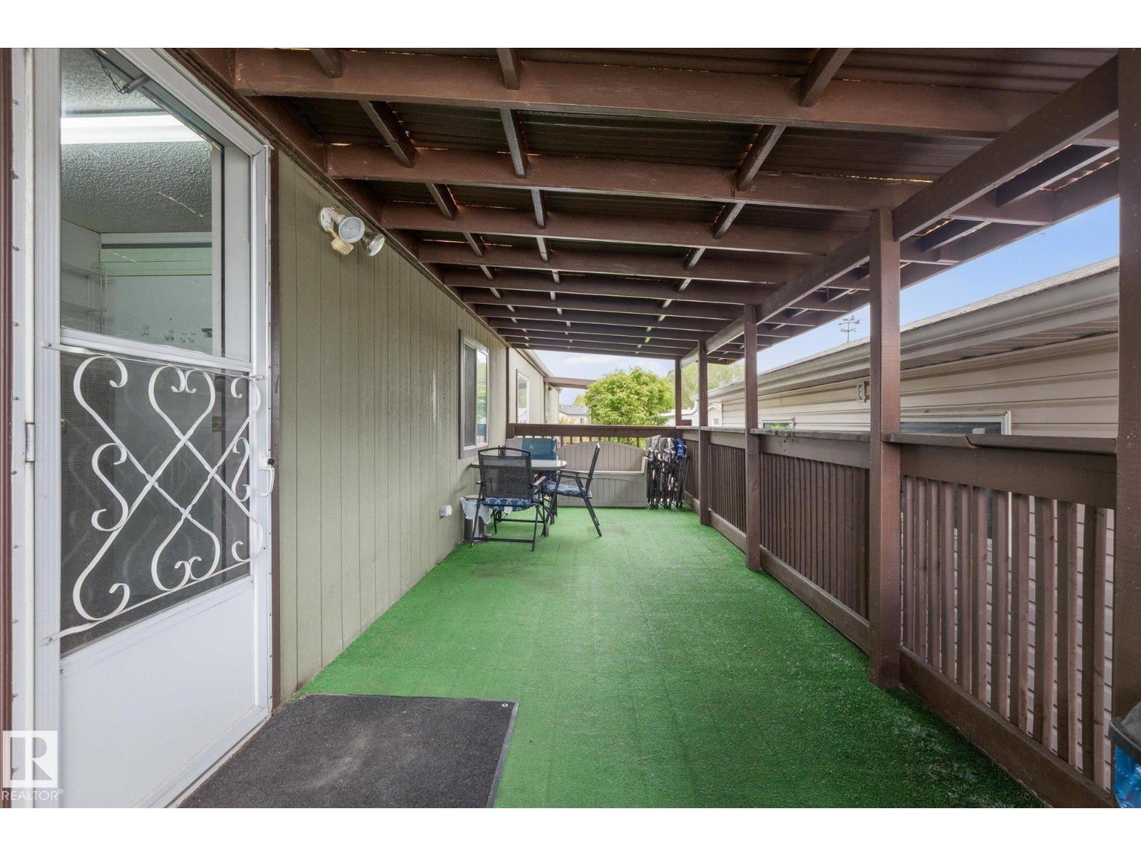 #97 3400 48 ST - 38