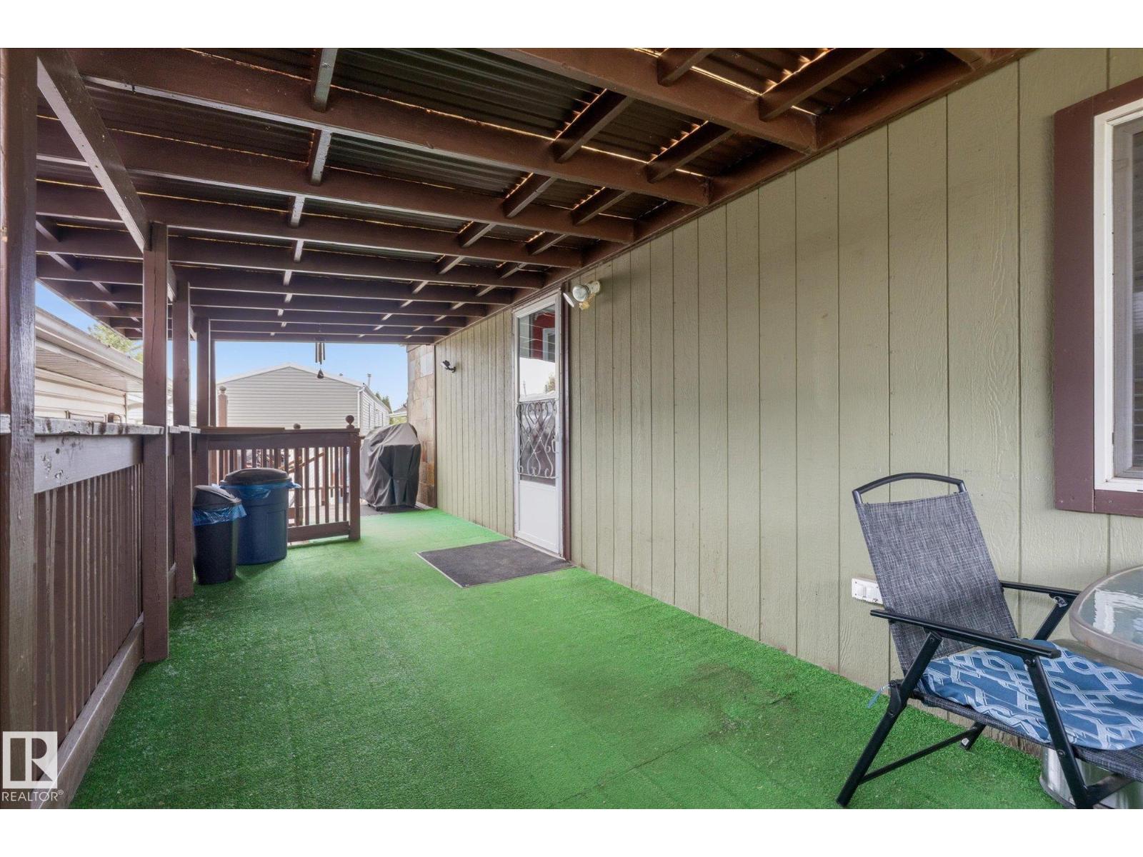 #97 3400 48 ST - 39