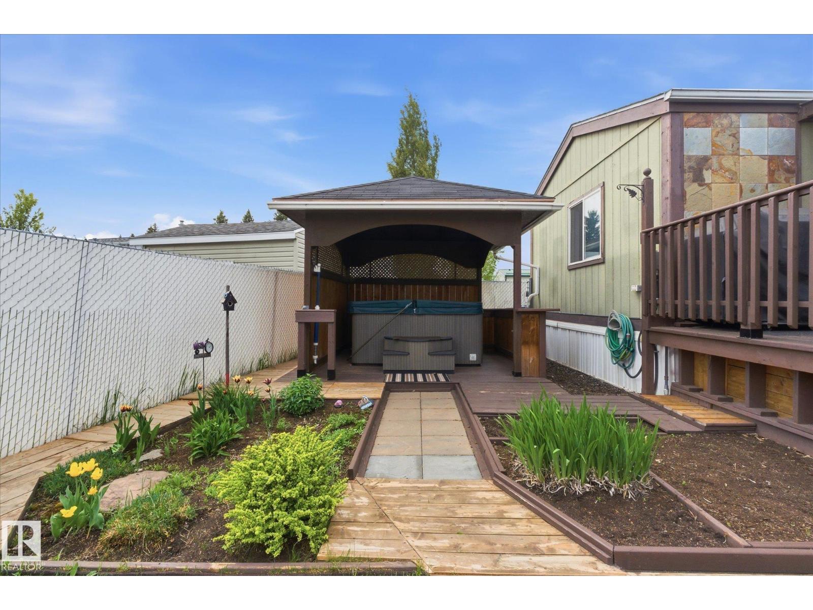 #97 3400 48 ST - 45