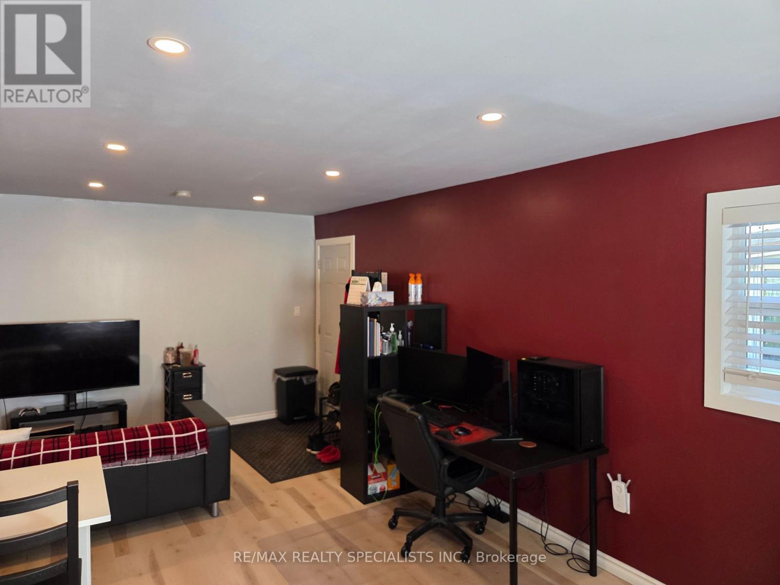 112 INDIAN ROAD - 11