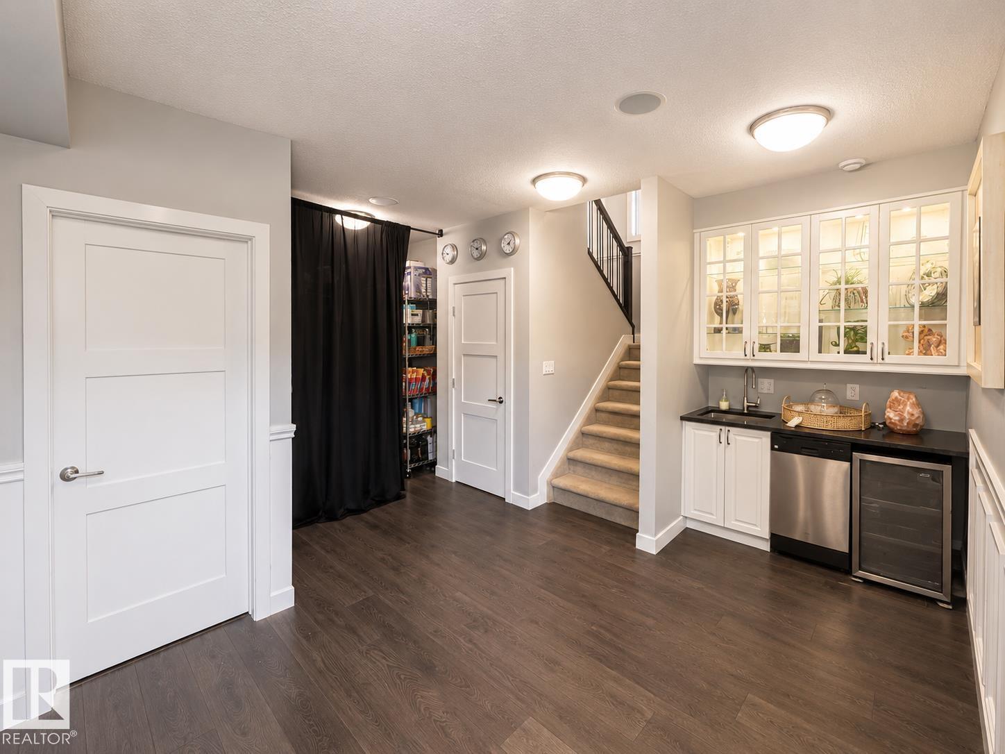 1004 Huckell Pl SW SW - 24