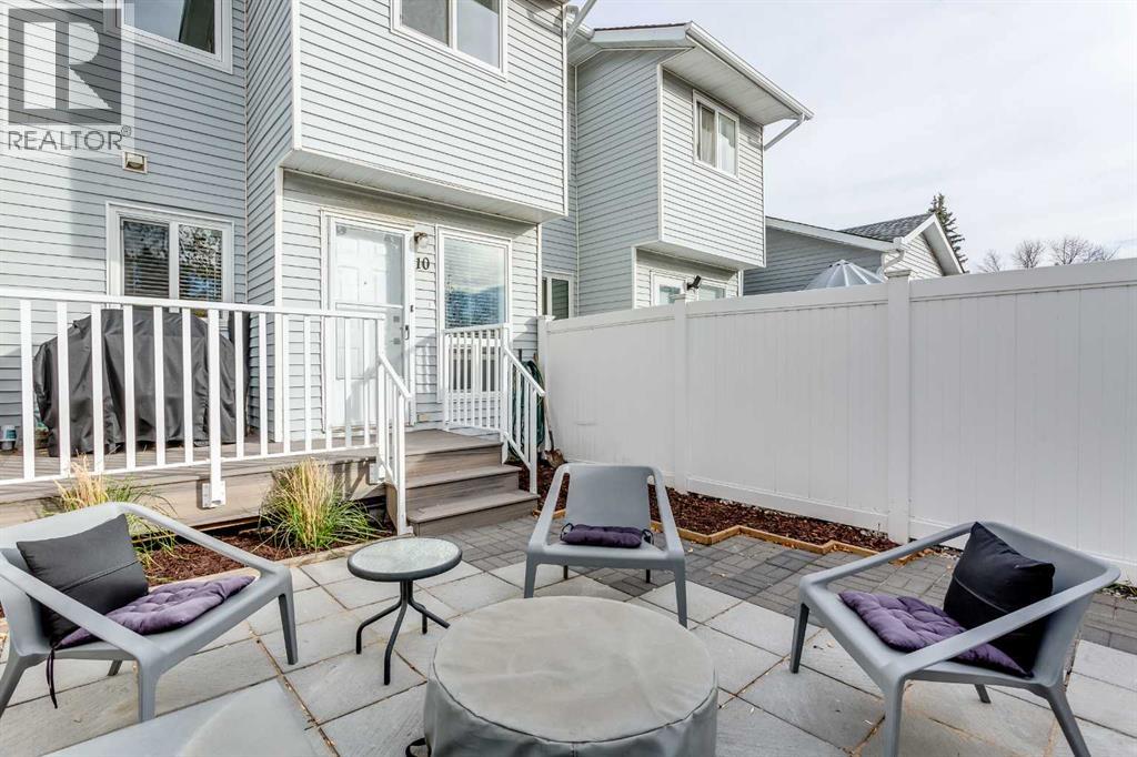 10 Deerfield Green SE - 32