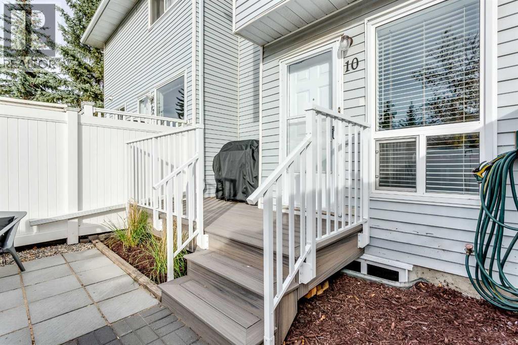 10 Deerfield Green SE - 33