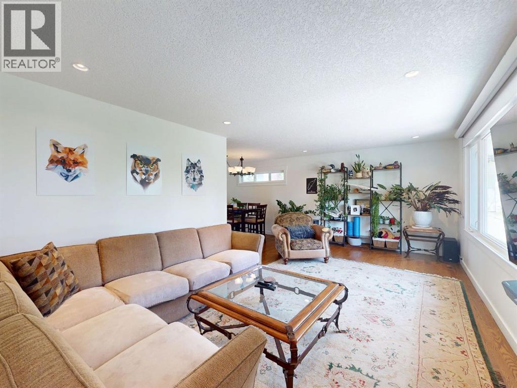 5839 Dalkeith Hill NW - 18