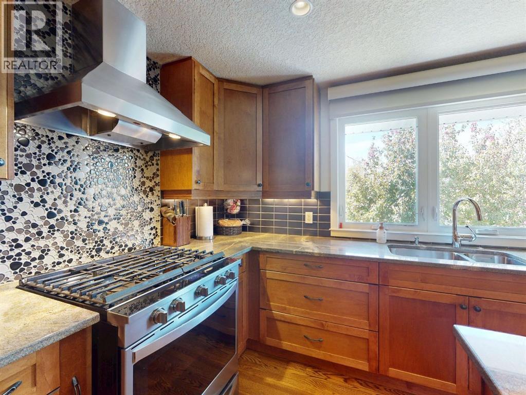 5839 Dalkeith Hill NW - 27