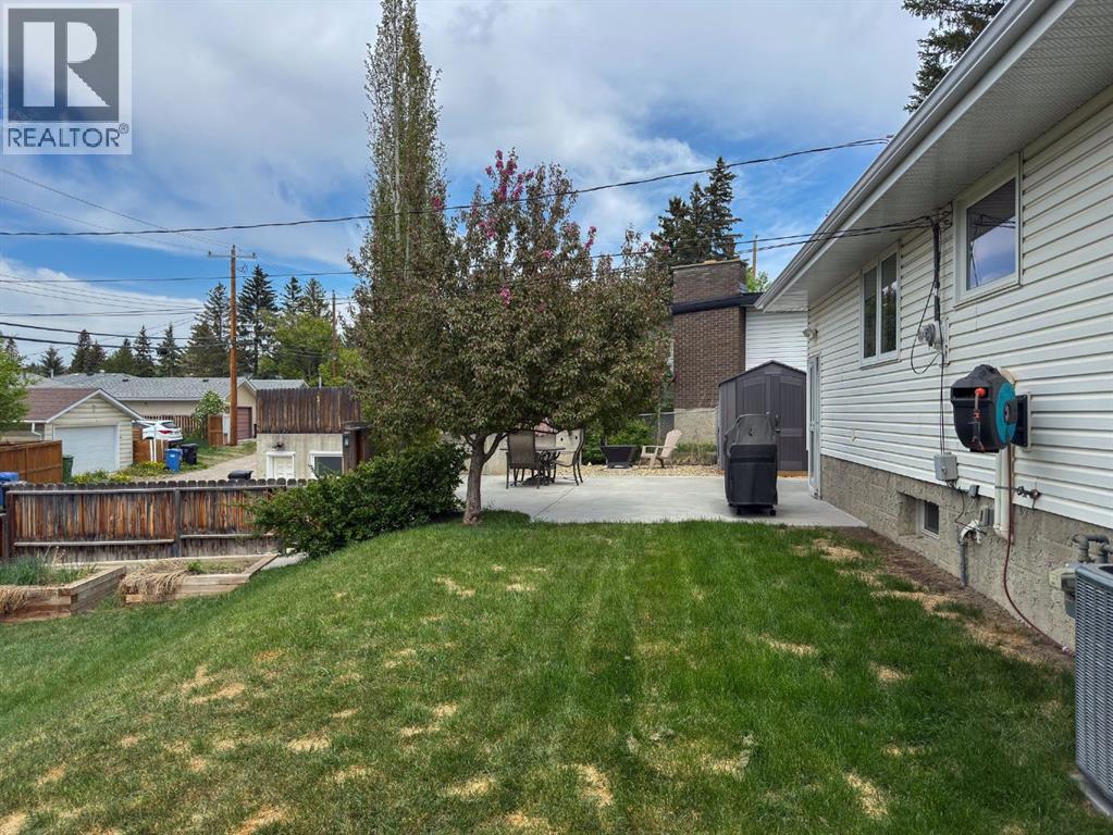 5839 Dalkeith Hill NW - 30