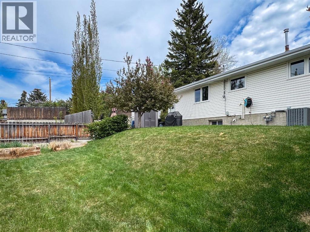 5839 Dalkeith Hill NW - 31