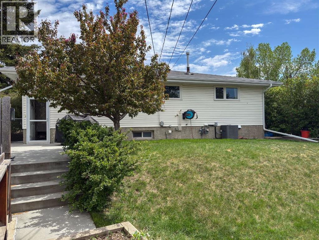 5839 Dalkeith Hill NW - 34