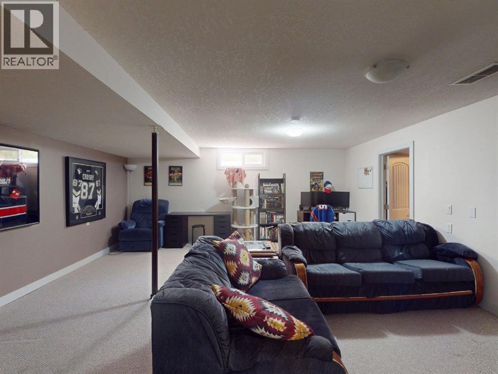 5839 Dalkeith Hill NW - 44