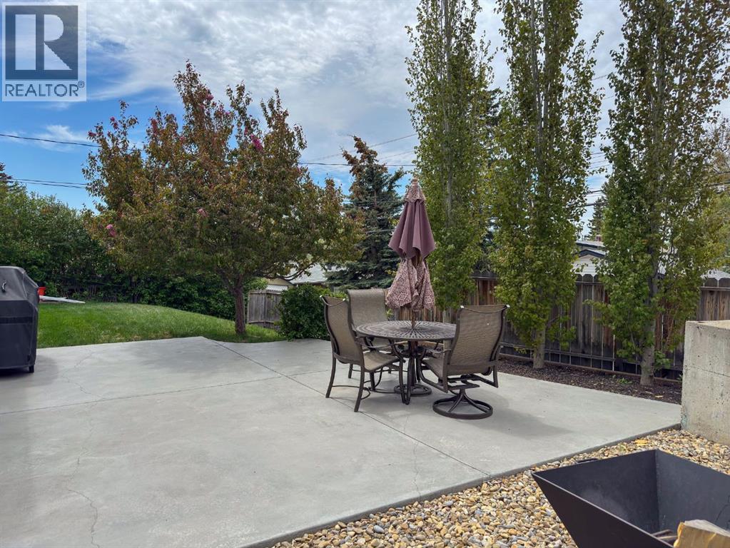 5839 Dalkeith Hill NW - 5