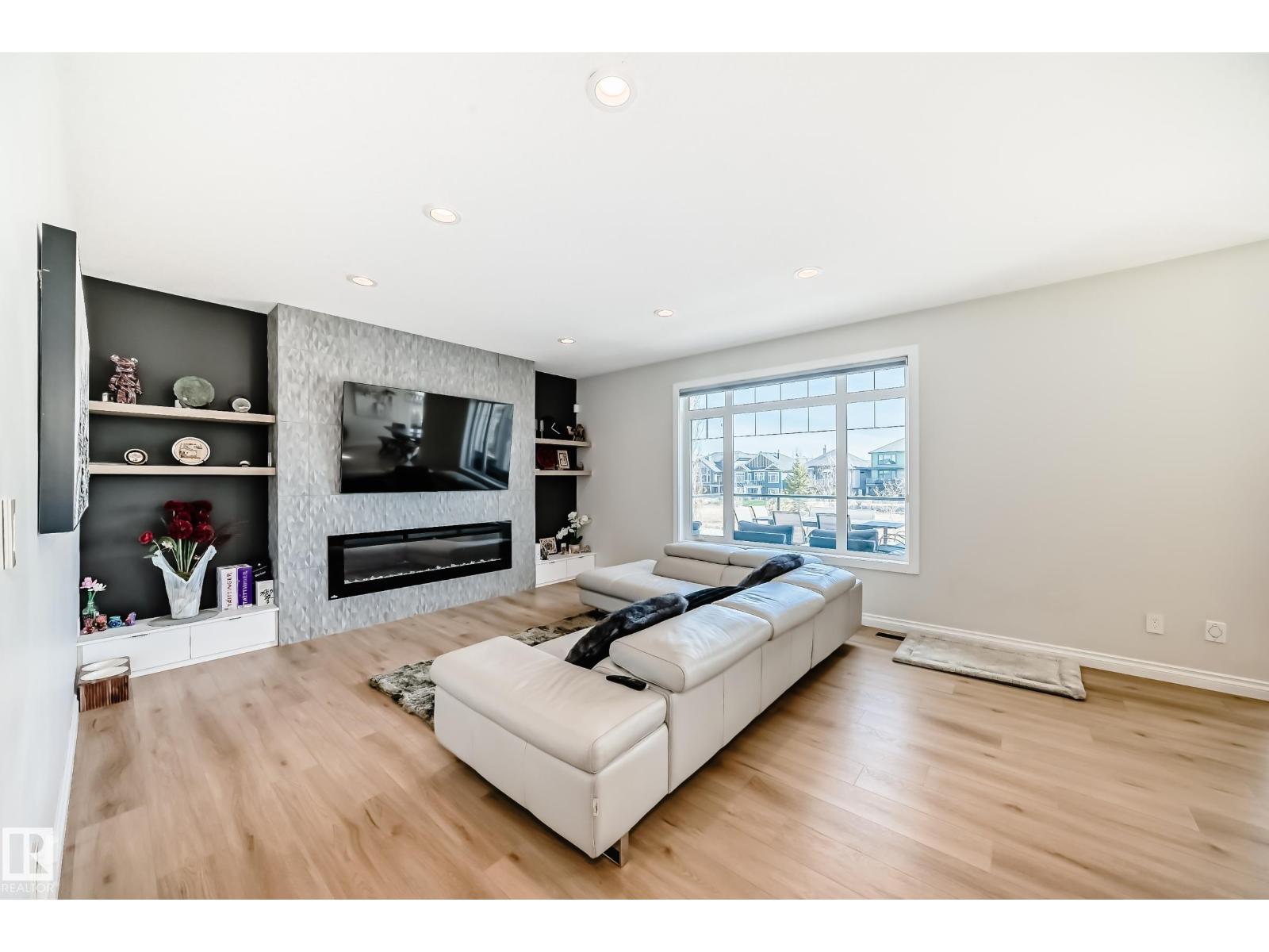 3230 WHITELAW DR NW NW - 19