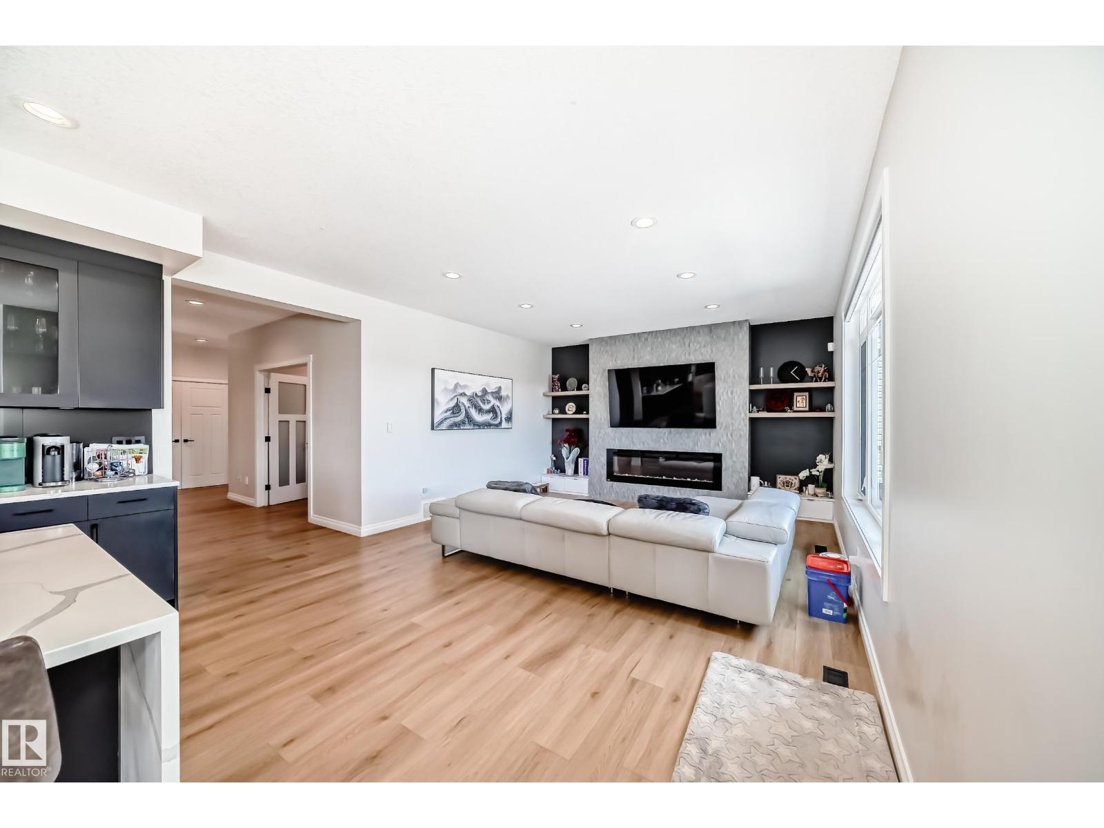 3230 WHITELAW DR NW NW - 23