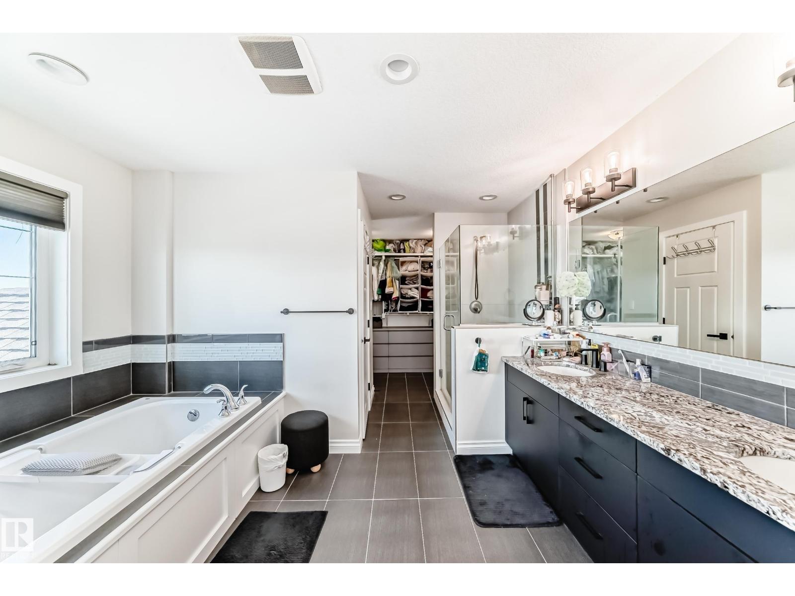 3230 WHITELAW DR NW NW - 34