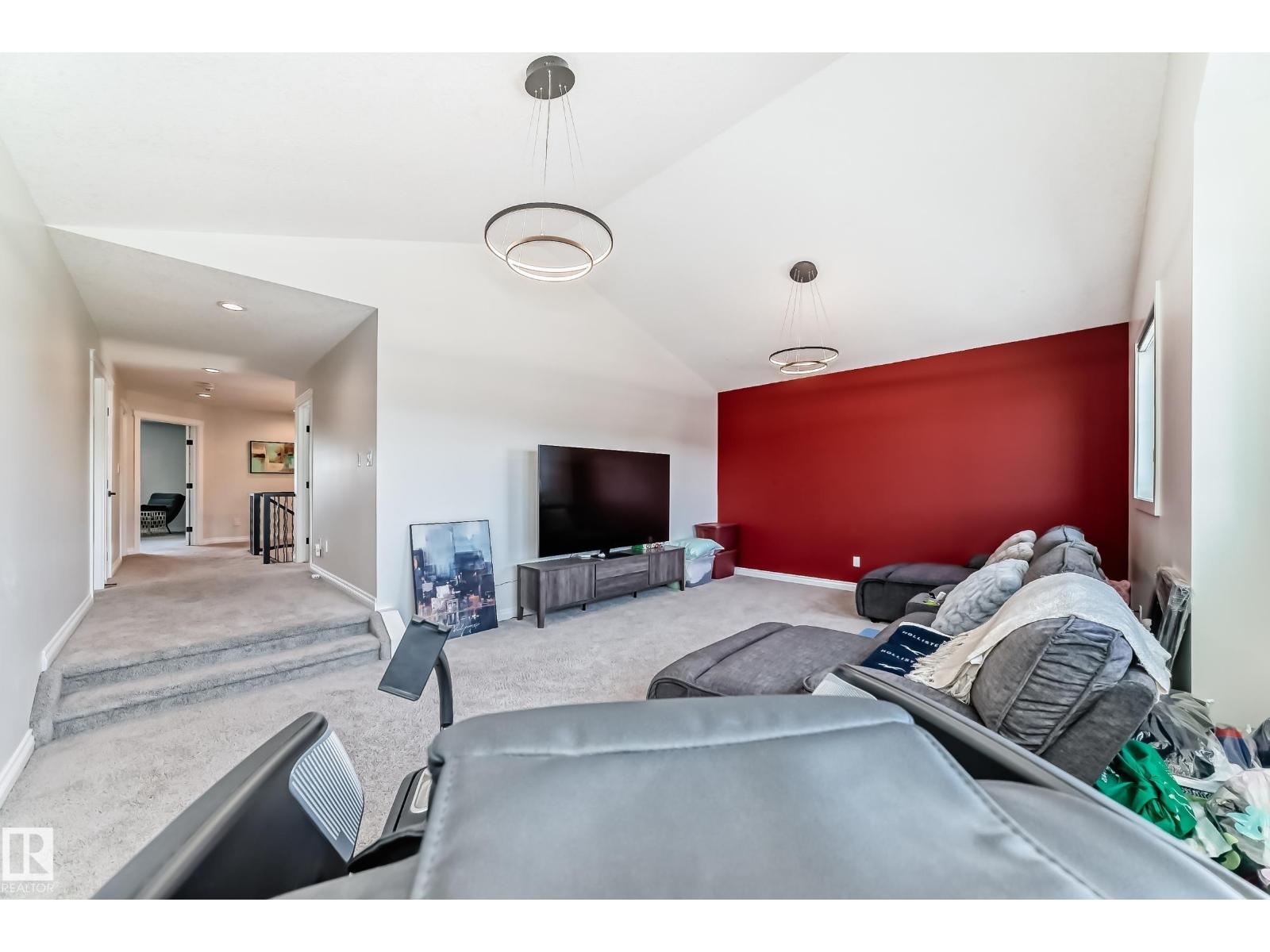 3230 WHITELAW DR NW NW - 44