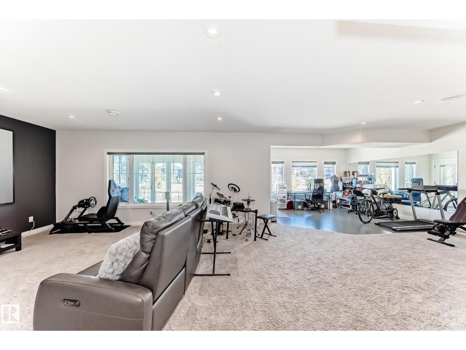 3230 WHITELAW DR NW NW - 52