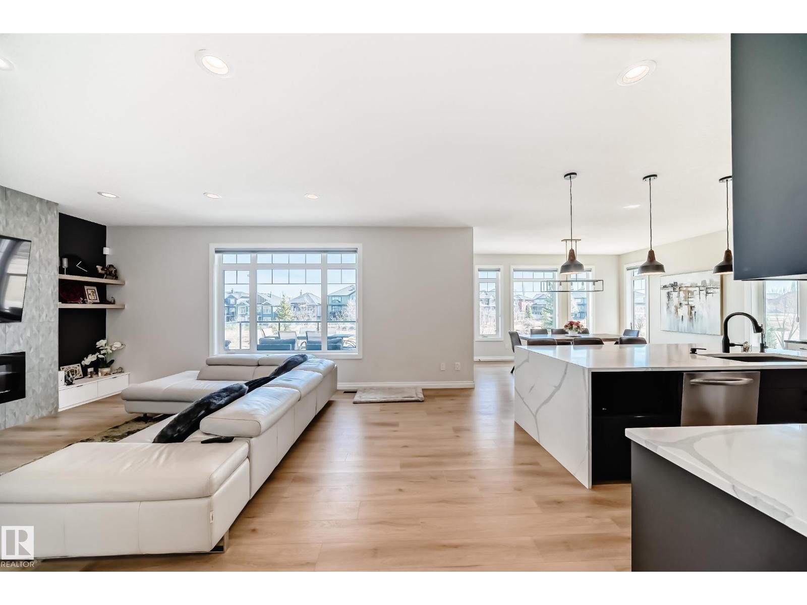 3230 WHITELAW DR NW NW - 7