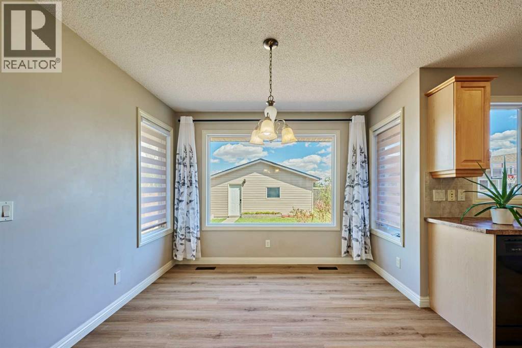 383 Prestwick Close SE - 12